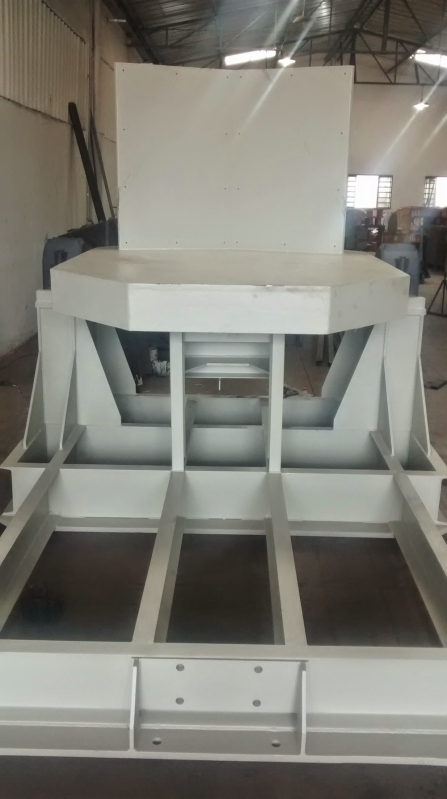 Caldeirarias para Bases Metálicas Pindamonhangaba - Caldeiraria para Montagem de Máquinas